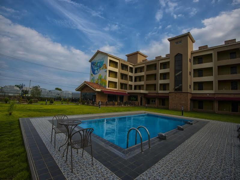 Famille Spa Resort Szogüpho Kültér fotó