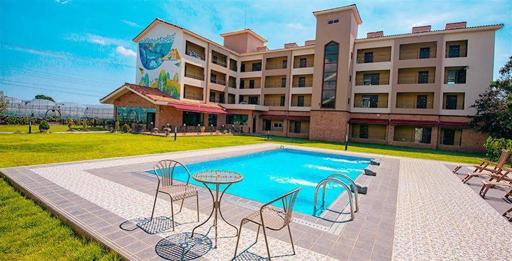 Famille Spa Resort Szogüpho Kültér fotó
